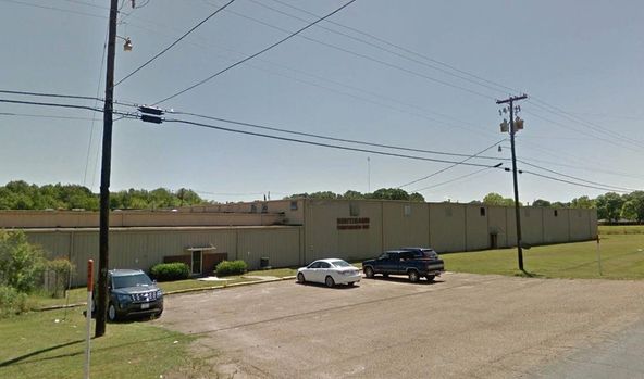 Southland Container: 493 Livingston Vernon Rd, Flora, MS 39071